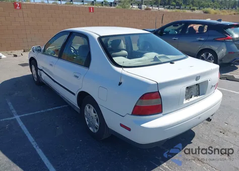 1995 Honda Accord Lx/Ex из США, поврежденный, VIN 1HGCD5636SA101350